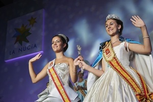 "Coronació" de 2015 donde Ainhoa Pérez coronó a Ángela Cano, como reina de 2015