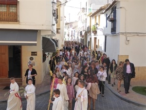 Más de 500 personas participaron en la procesión del Domingo de Ramos