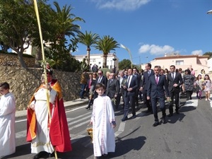 La procesión contó con la presencia de Bernabé Cano, alcalde de La Nucía y concejales de la corporación municipal