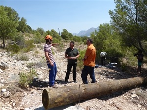 Bernabé Cano, alcalde de La Nucía, visitando las obras de ampliación del Forestal Park de La Nucía junto a David Reguero, director del parque