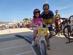 Los pequeños ciclistas superaron los obstáculos en la Gincana Ciclista