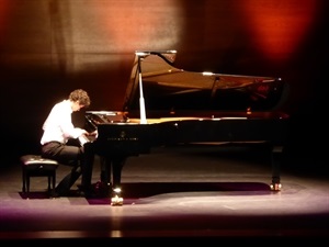 El alumno Alexander Lutz demostró sus grandes dotes pianistas