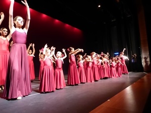 Presentación de las nuevas alumnas de la Escuela de Danza de La Nucía