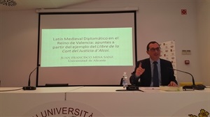 En el simposio se presentó el libro  “Latinidad Medieval Hispánica” a cargo del profesor Mesa