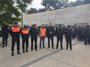 Protección Civil y Policía Local de La Nucía ha coordinado el simulacro del IES La Nucía que ha contado con la presencia de Sergio Villalba, concejal de Educación