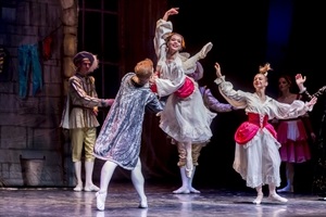 Ballet Clásico de Moscú hizo su estreno mundial de "La Cenicienta" el en l'Auditori de la Mediterrània