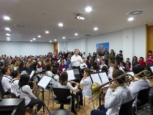 Banda de Iniciación de la Escola de Música de la Unión Musical La Nucía