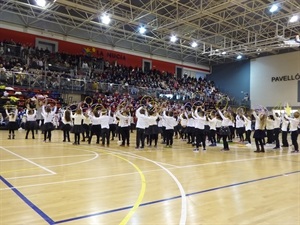 650 alumnos participan en el Festival de Navidad del Colegio la Muixara