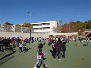 La actividad se ha desarrollado en el patio del Colegio Sant Rafel de La Nucía