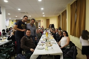 Bernabé Cano, alcalde de La Nucía y los concejales Sergio Villalba, Mª Jesús Jumilla y Cristóbal Llorens, asistieron a la cena de XXV Aniversario