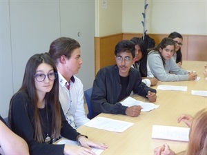 Los corresponsales juveniles expresaron sus inquietudes e ideas en esta reunión