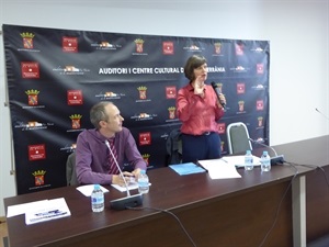 Sarah-Jane Morris, cónsul del Reino Unido en la provincia de Alicante, durante su intervención