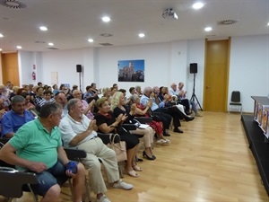 Más de 100 personas llenaron la Sala Ponet