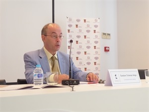 Gustavo Turienzo de la Universidad Antonio de Nebrija, durante la conferencia inaugural del Simposio