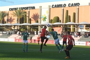 El CF La Nucía jugó en el Camilo Cano y empató ante el Novelda