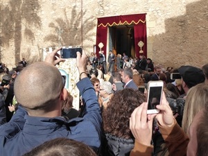 Los bloggers haciendo fotos en la procesión de Sant Rafel