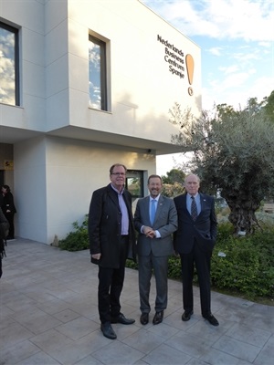 Matthijs van Bonzel, embajador de Holanda, y Eric Durieux, cónsul de Holanda, junto a Bart Gommans, concejal de Residentes Extranjeros