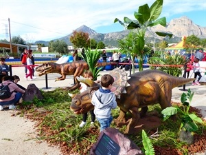 El XI Día de la Infancia de La Nucía versó sobre la prehistoria: "Ven a  conocer DinoNucía"