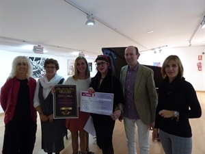 Tatiana Jiménez recibió el primer premio del Certamen "No al Miedo" , dotado con 600 euros
