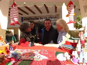 Igual que el año pasado en esta Feria de Navidad participan Asociaciones y ONGs locales y comarcales