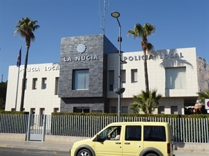 Las instalaciones de la Central de la Policía Local de La Nucía ha sorprendido por su modernidad a los miembros del Club Alemán