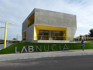 Vista exterior del Lab_Nucia (Laboratorio de Empresas