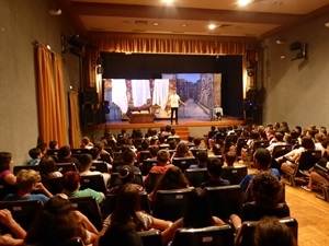 Este teatro en inglés refuerza el aprendizaje del idioma que se realiza en las clases