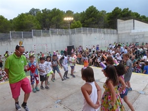 Uno de los bailes del Festival de Julio de l'Escola d'Estiu