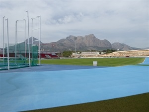 Vista de la pista de atletismo al Estadio Olímpico de La Nucía