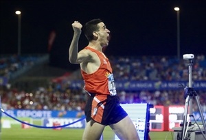 Marino García fue el ganador en la apretada final de 800 metros