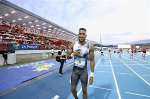 el subcampeón olímpico Orlando Ortega voló sobre la pista de La Nucía