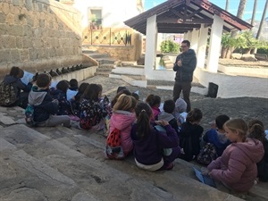 La visita didáctica escolar en el "Llavador" de La Nucía