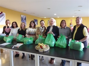 Equipo Social Municipal junto a Beatriz Pérez-Hickman, concejala de Bienestar Social