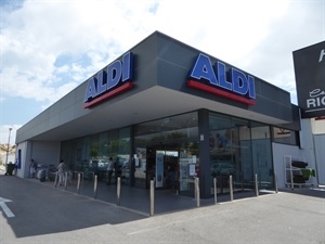 Este año varios supermercados de La Nucía se han unido a la red solidaria como el supermercado Aldi
