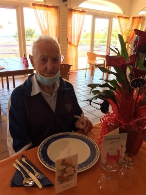 Walter Hermann en su 100 aniversario en la Residencia Montebello de La Nucía