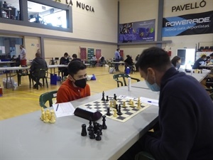 El ajedrecista nuciero Marcos Muñoz en plena partida