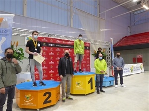 Podium masculino absoluto; 1º Iker Ortiz, 2º Sergio Pau y 3º Sergio Sendra