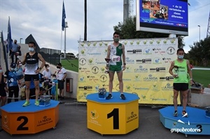 Podium masculino del I Cross Primavera de La Nucía